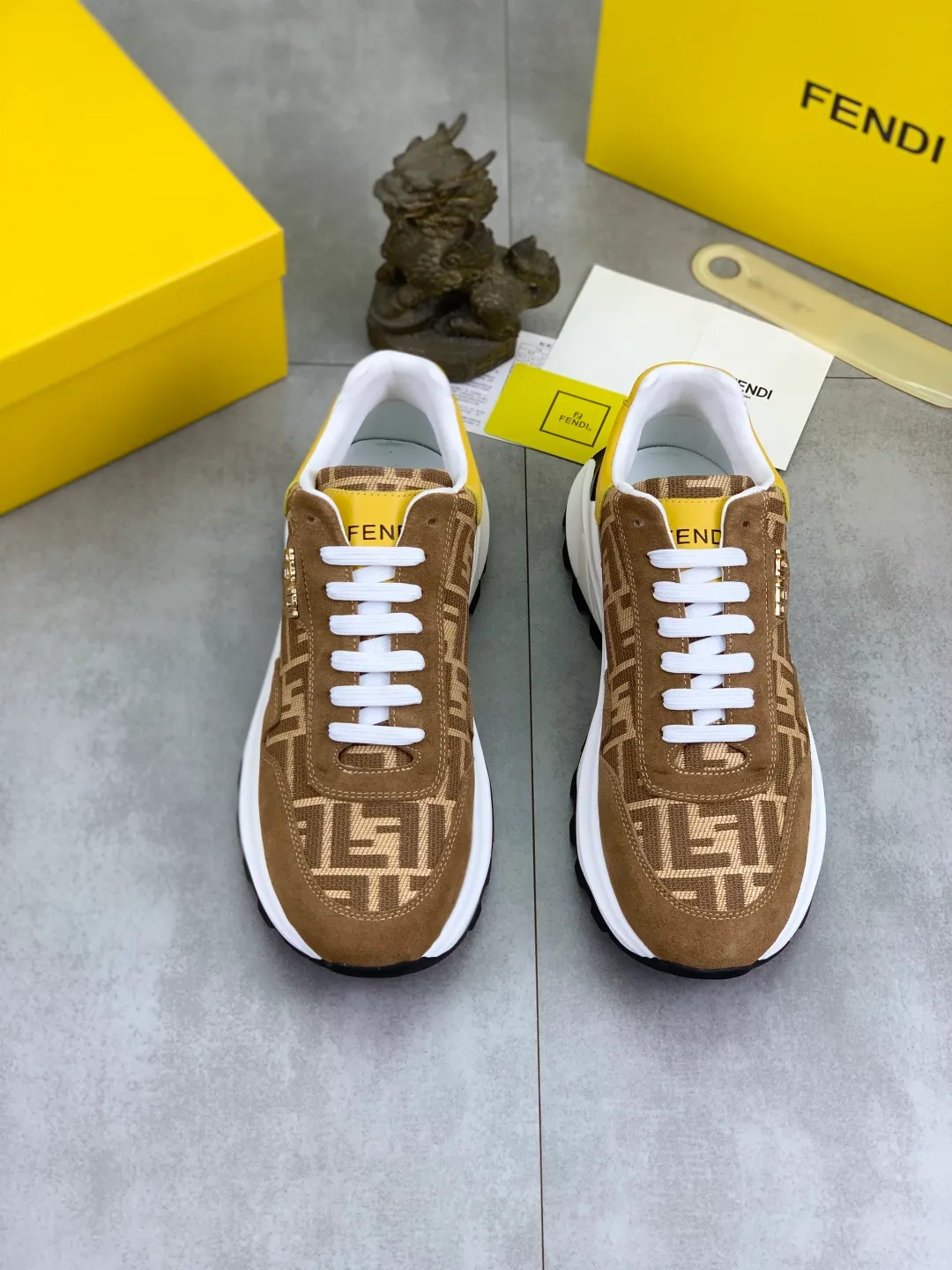 ​Men's shoes 💰P440 💰【New】Little monster 🆘 New FENDI 🕶️🕶️Simple routing effect, showing an elegant and cool driving shoe 🎬Using imported calfskin + first-layer pigskin lining🐂Excellent material🎬Detailed workmanship 🤗Comfortable foot feel➰➰. ​Pair it with any outfit to show your taste and temperament, low-key luxury ♻️Design ​simple and elegant ​noble and fashionable 🍃​Very loved and favored by trendy men 💓❤️Size: 38-44 (45 customized) 3️⃣ colors available